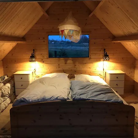 Holiday home Havelfinn _ Finnhuette_ Sauna _ Ru Butzer